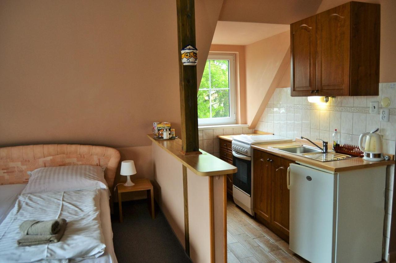 קרלובי וארי Apartments Nicol מראה חיצוני תמונה